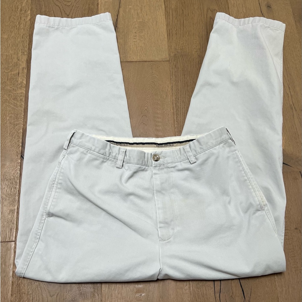 Banana Republic 100% cotton flat front chinos in size 33R